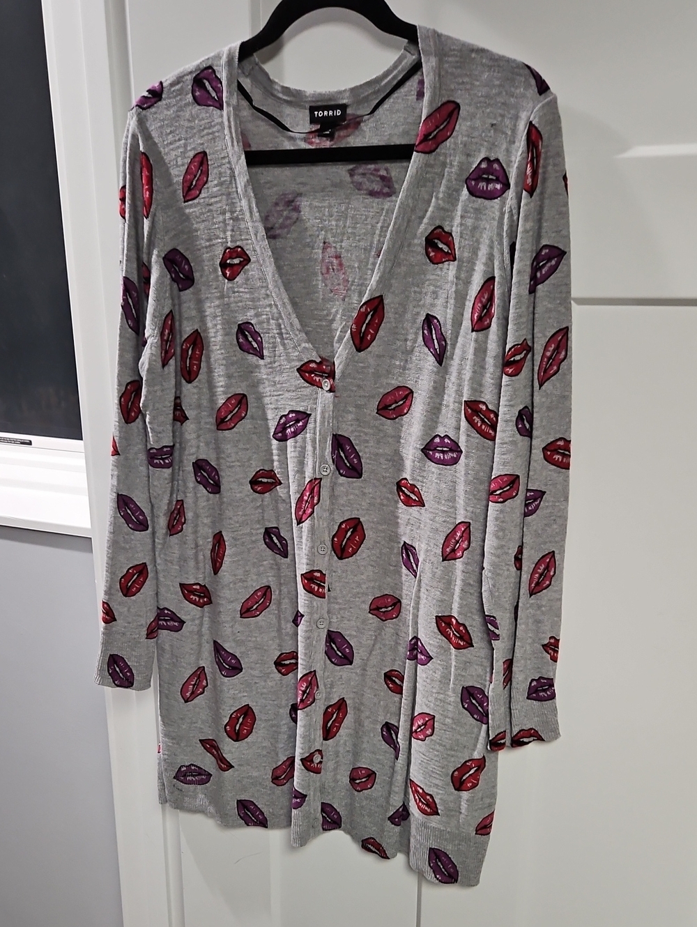 torrid Gray Lip-Print Button Cardigan with Red & Purple Lips
